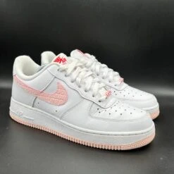 RECONDITIONNÉ - Nike Air Force 1 Valentin's Day -Sport Vêtements Magasin reconditionne nike air force 1 valentins day 3