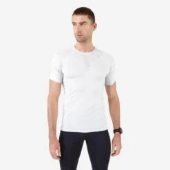 T-SHIRT RUNNING HOMME RESPIRANT KIPRUN SKINCARE BLANC
