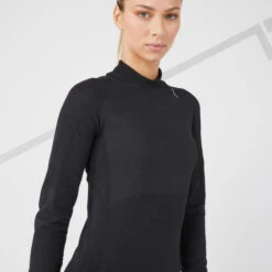 TEE SHIRT MANCHES LONGUES RUNNING SANS COUTURES FEMME - KIPRUN SKINCARE NOIR -Sport Vêtements Magasin tee shirt manches longues running sans coutures femme kiprun skincare noir 4