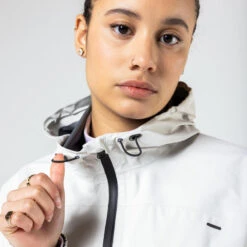 Kalenji VESTE RAIN RUN 500 FEMME BEIGE -Sport Vêtements Magasin veste rain run 500 femme beige 2